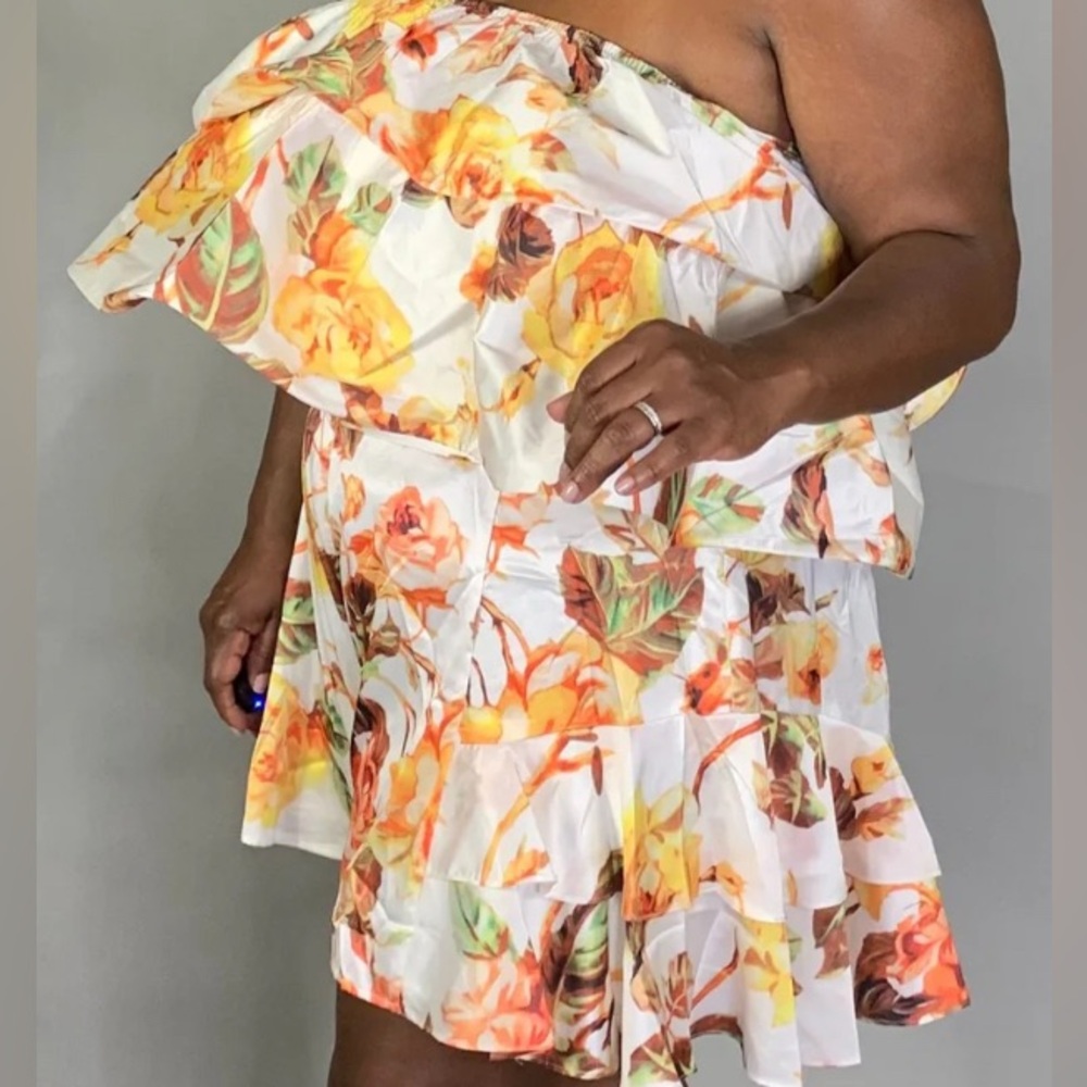 Floral Ruffle Women's Shorts Set - Picture 5 of 6